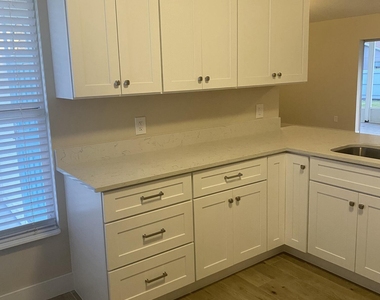 1866 Sw Effland Avenue - Photo Thumbnail 7