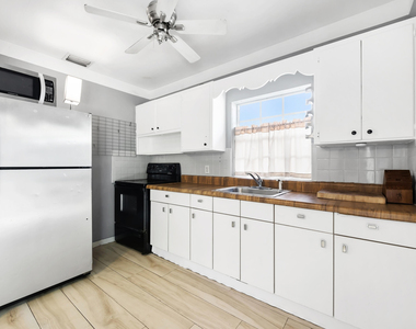 1532 Nw 7th Avenue - Photo Thumbnail 8