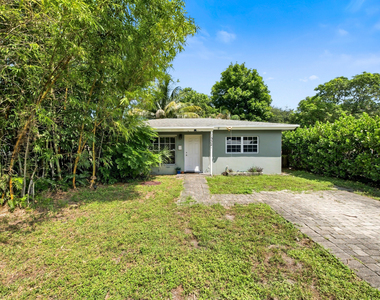 1532 Nw 7th Avenue - Photo Thumbnail 1