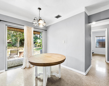 1532 Nw 7th Avenue - Photo Thumbnail 5