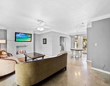 1532 Nw 7th Avenue - Photo Thumbnail 3