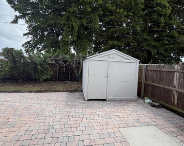 1408 Se 3rd Terrace - Photo Thumbnail 13