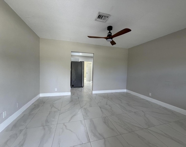 1408 Se 3rd Terrace - Photo Thumbnail 4