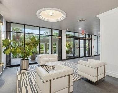 2400 Presidential Way - Photo Thumbnail 32