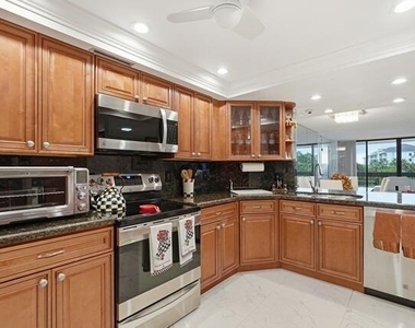 2400 Presidential Way - Photo Thumbnail 9