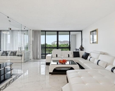 2400 Presidential Way - Photo Thumbnail 5