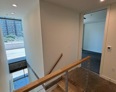 1801 N Pearl Street - Photo Thumbnail 14