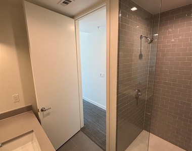 1801 N Pearl Street - Photo Thumbnail 12