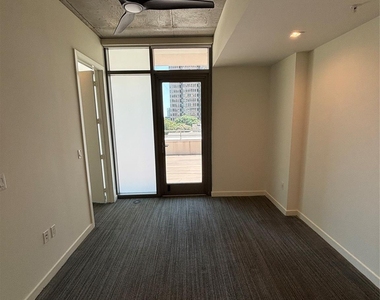 1801 N Pearl Street - Photo Thumbnail 15