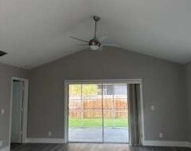 1596 Hawthorne Place - Photo Thumbnail 9