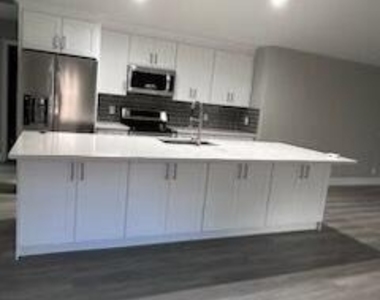1596 Hawthorne Place - Photo Thumbnail 7