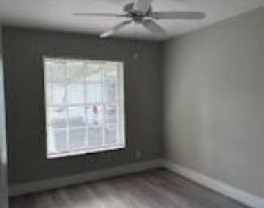 1596 Hawthorne Place - Photo Thumbnail 11