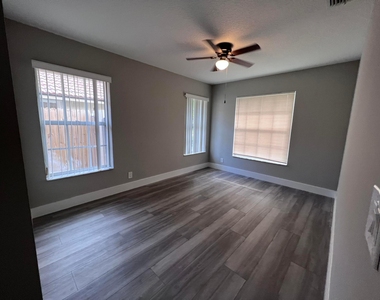 1596 Hawthorne Place - Photo Thumbnail 12