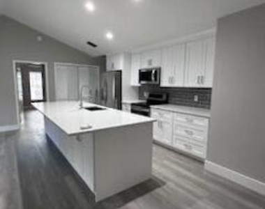 1596 Hawthorne Place - Photo Thumbnail 5