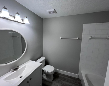 1596 Hawthorne Place - Photo Thumbnail 18