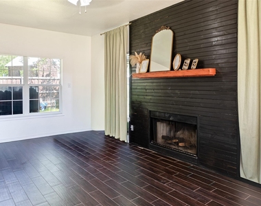 487 S Waco Street - Photo Thumbnail 3