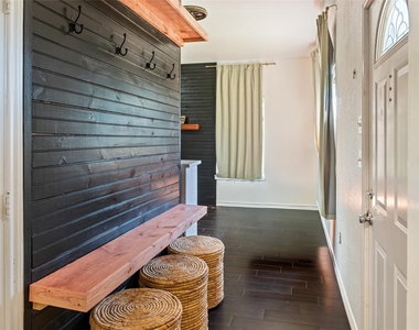 487 S Waco Street - Photo Thumbnail 2