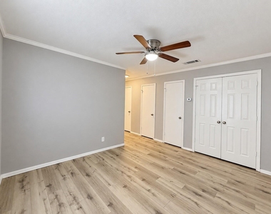 1613 N College Street - Photo Thumbnail 12