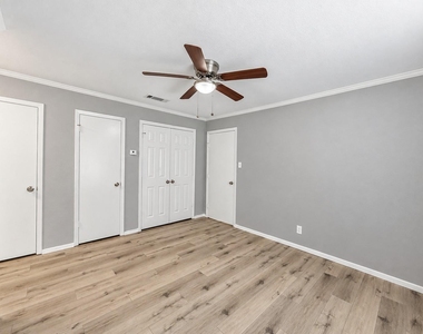1613 N College Street - Photo Thumbnail 13
