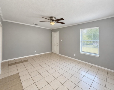 1613 N College Street - Photo Thumbnail 4