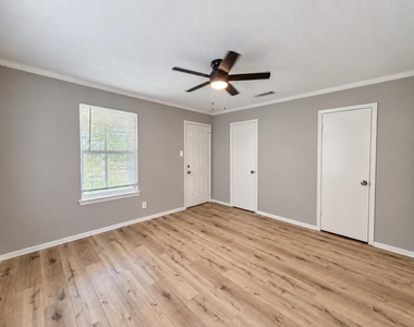 1613 N College Street - Photo Thumbnail 18