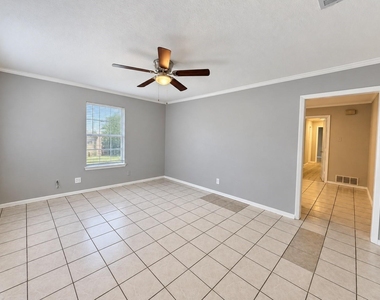 1613 N College Street - Photo Thumbnail 2