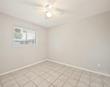 1001 W Elm Street - Photo Thumbnail 8