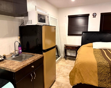 9331 Sw 166th Street - Photo Thumbnail 4