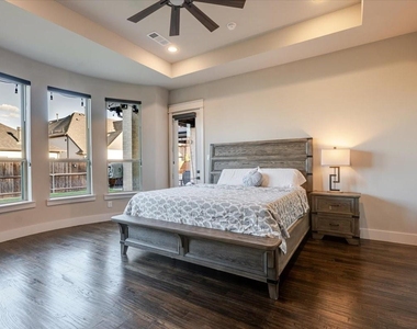 4102 Parkview Boulevard - Photo Thumbnail 4