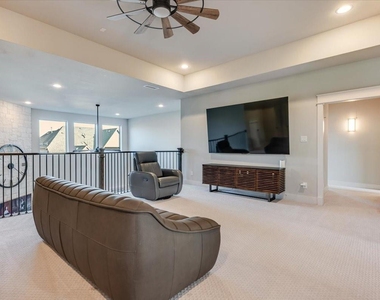 4102 Parkview Boulevard - Photo Thumbnail 12