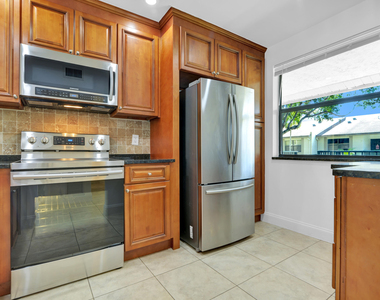 1252 S Military Trail - Photo Thumbnail 5