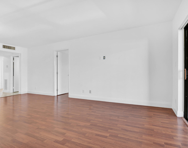 1252 S Military Trail - Photo Thumbnail 15