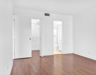 1252 S Military Trail - Photo Thumbnail 17