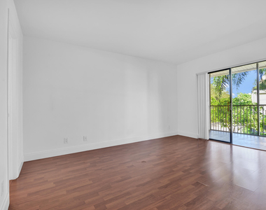 1252 S Military Trail - Photo Thumbnail 14