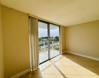 500 Executive Center Drive - Photo Thumbnail 21
