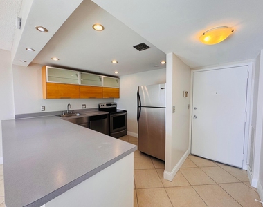 500 Executive Center Drive - Photo Thumbnail 18