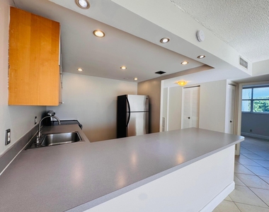 500 Executive Center Drive - Photo Thumbnail 23