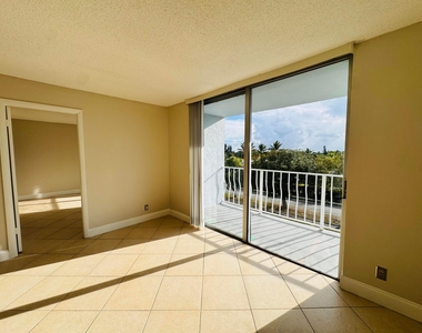 500 Executive Center Drive - Photo Thumbnail 34