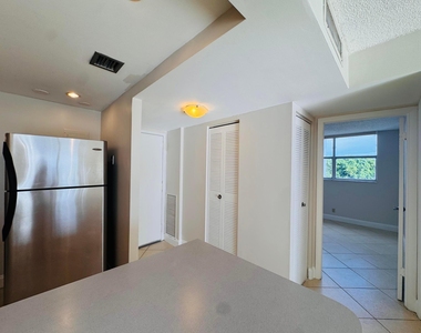 500 Executive Center Drive - Photo Thumbnail 24