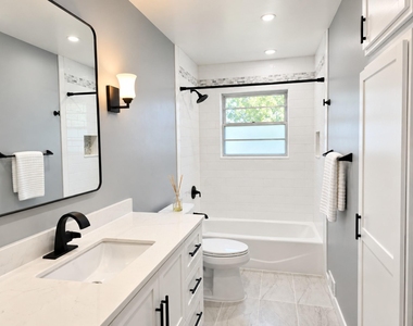 2711 Morton Street - Photo Thumbnail 12
