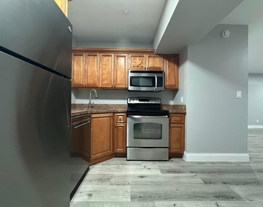 195 Se 10th Street - Photo Thumbnail 4