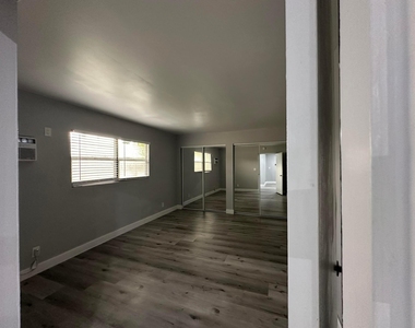 195 Se 10th Street - Photo Thumbnail 7