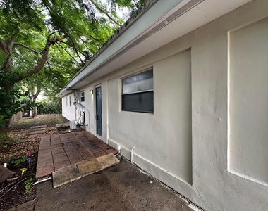 195 Se 10th Street - Photo Thumbnail 1