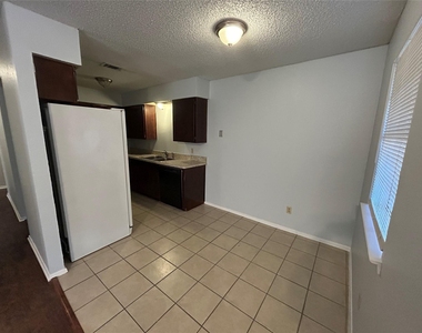 7738 Sable Lane - Photo Thumbnail 2