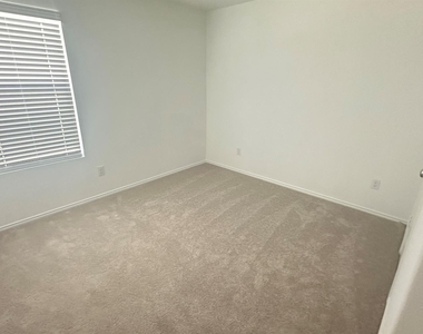 3420 Flicker Place - Photo Thumbnail 25