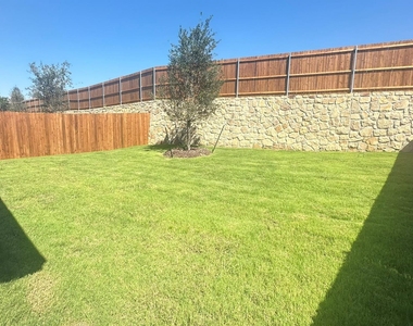 3420 Flicker Place - Photo Thumbnail 27