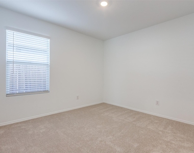 3420 Flicker Place - Photo Thumbnail 7
