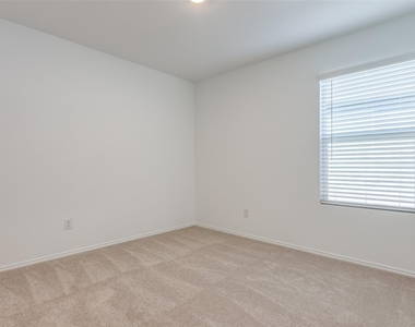 3420 Flicker Place - Photo Thumbnail 6