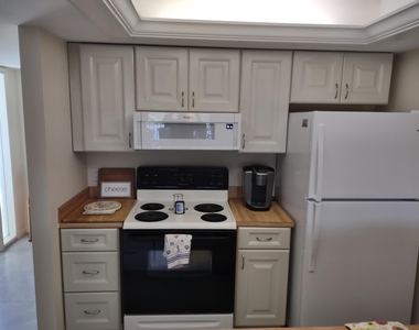 5527 Ne Gulfstream Way - Photo Thumbnail 6