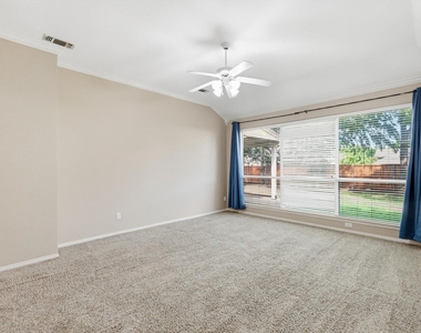 801 Coralberry Drive - Photo Thumbnail 14